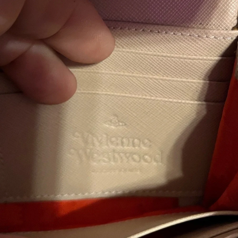 Vivienne Westwood EUC Tan Leather Orb Zip Around Wallet - Picture 4 of 13